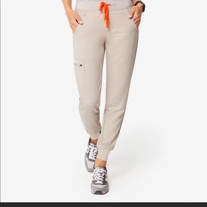 NWOT FIGS zamora jogger in boulder